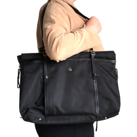 Victorinox Victoria Black Expandable Carry-all Business Laptop Tote Slide-On - Picture 1 of 16